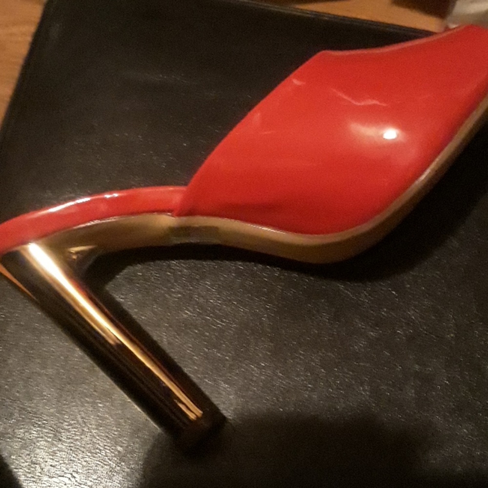 Shoes - Picture 4 of 5